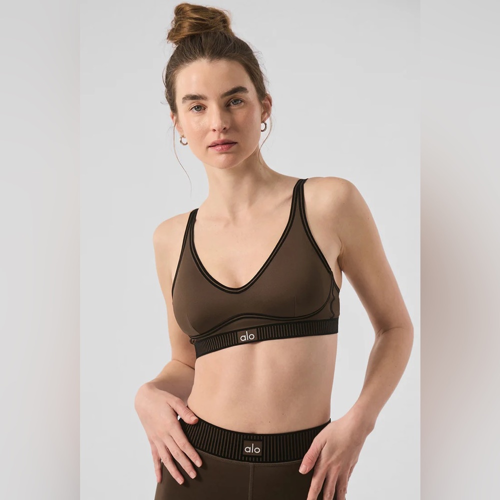ALO Yoga Airlift Line Up Bra - Espresso